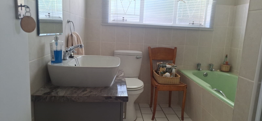 4 Bedroom Property for Sale in Carters Glen Northern Cape